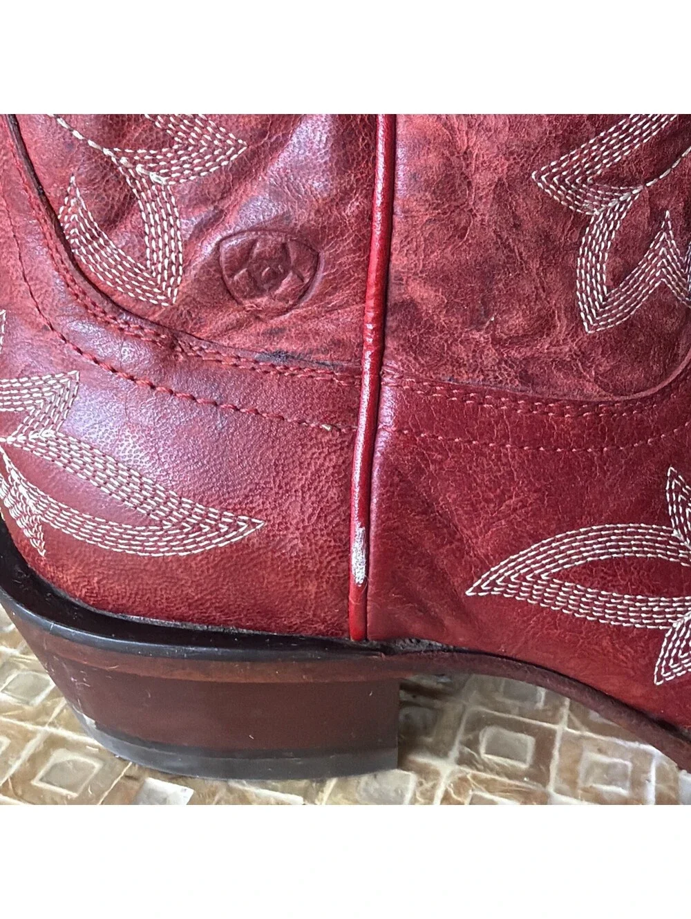 Ariat Red Leather Western Cowboy Boots Womens Size 8B Embroidered Design